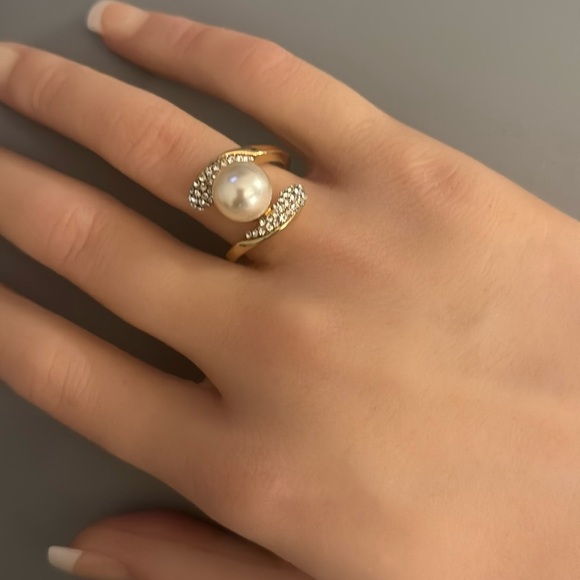 Twelve Gold Plated Pearl Ring - Picture 1 of 2